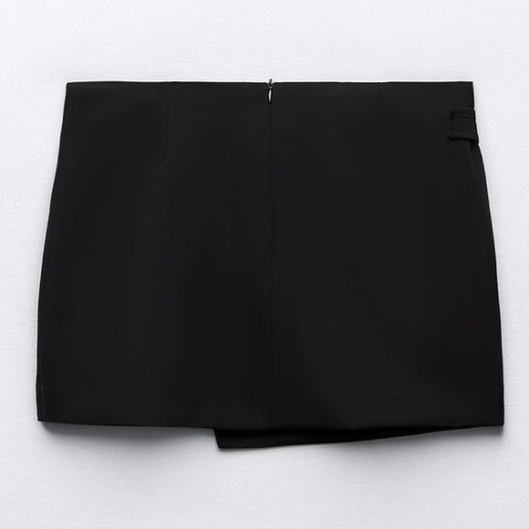 NEW! Zara Black Skirt with Asymmetrical Pocket - Picture 3 of 11